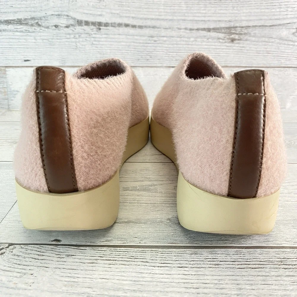 Louise et Cie up sale